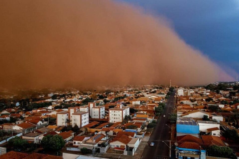 Six killed in Brazil sandstorm