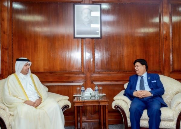 Momen urges Qatar to supply more LNG